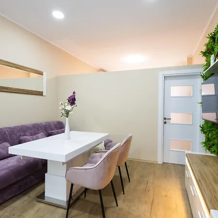 дени хоум Apartment *