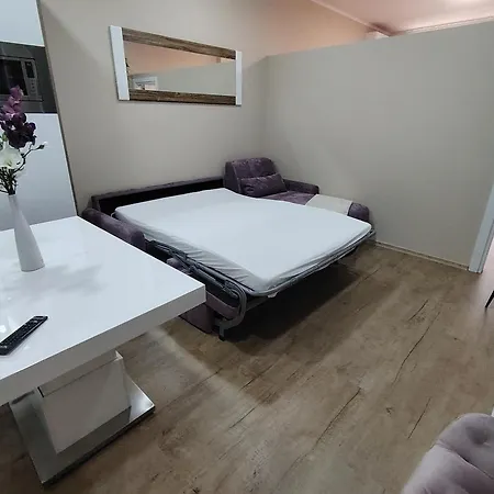 Apartment дени хоум Burgas